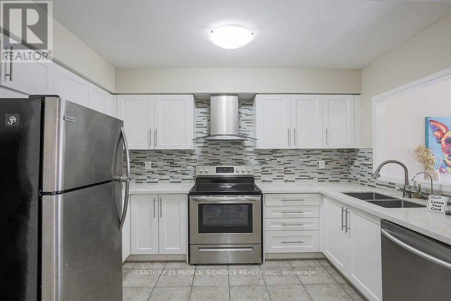 Photo 7 of 118 Julliard Drive, Vaughan ON