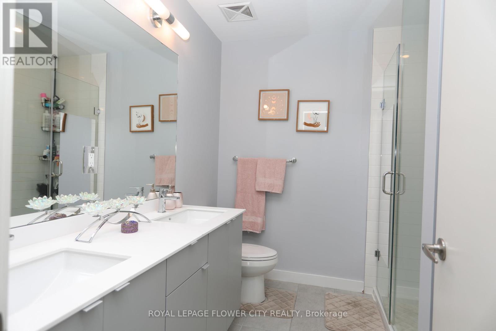 Photo 17 of 112 210 Sabina Drive, Oakville ON