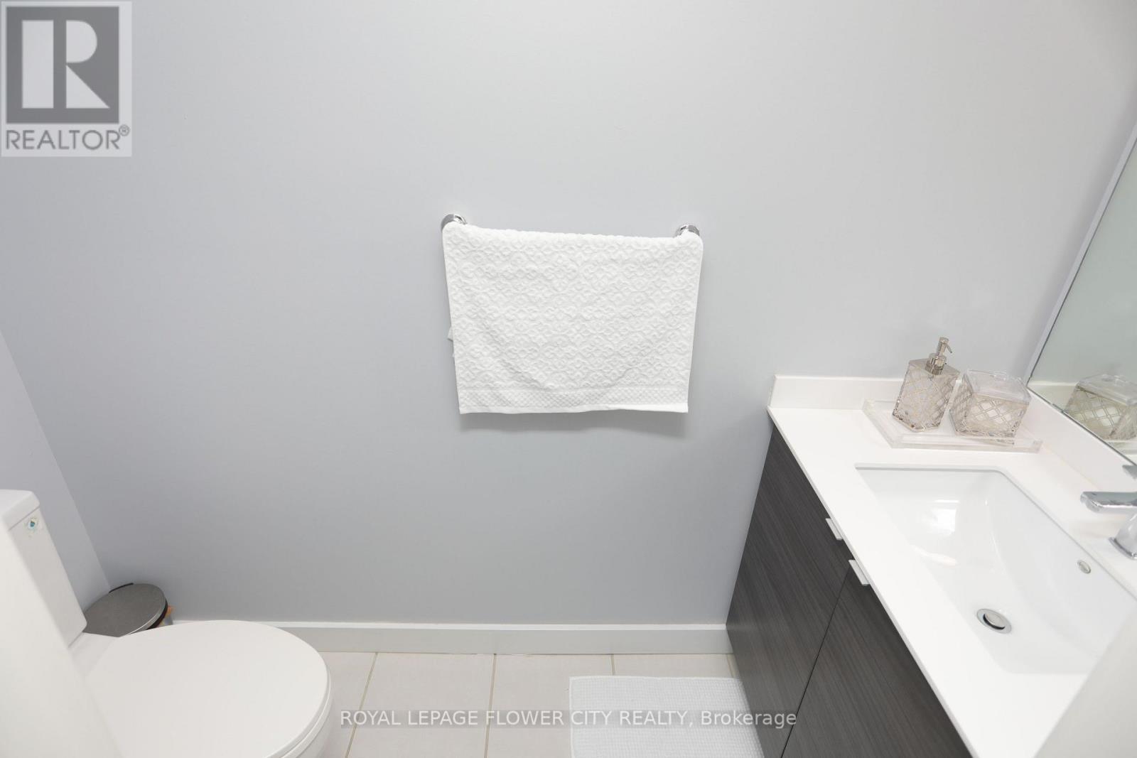 Photo 19 of 112 210 Sabina Drive, Oakville ON
