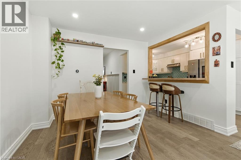 Photo 11 of 4201 Longmoor Drive Unit 6, Burlington ON
