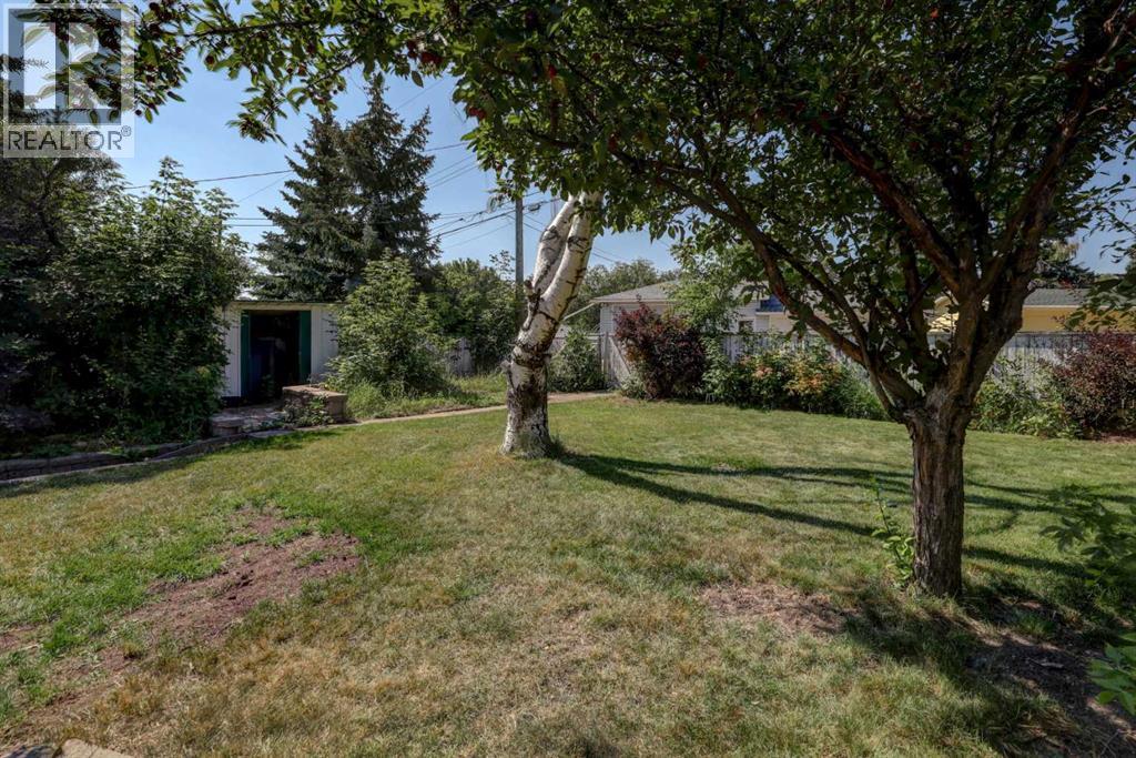 Photo 29 of 51 Rosewood Road Nw, Calgary AB