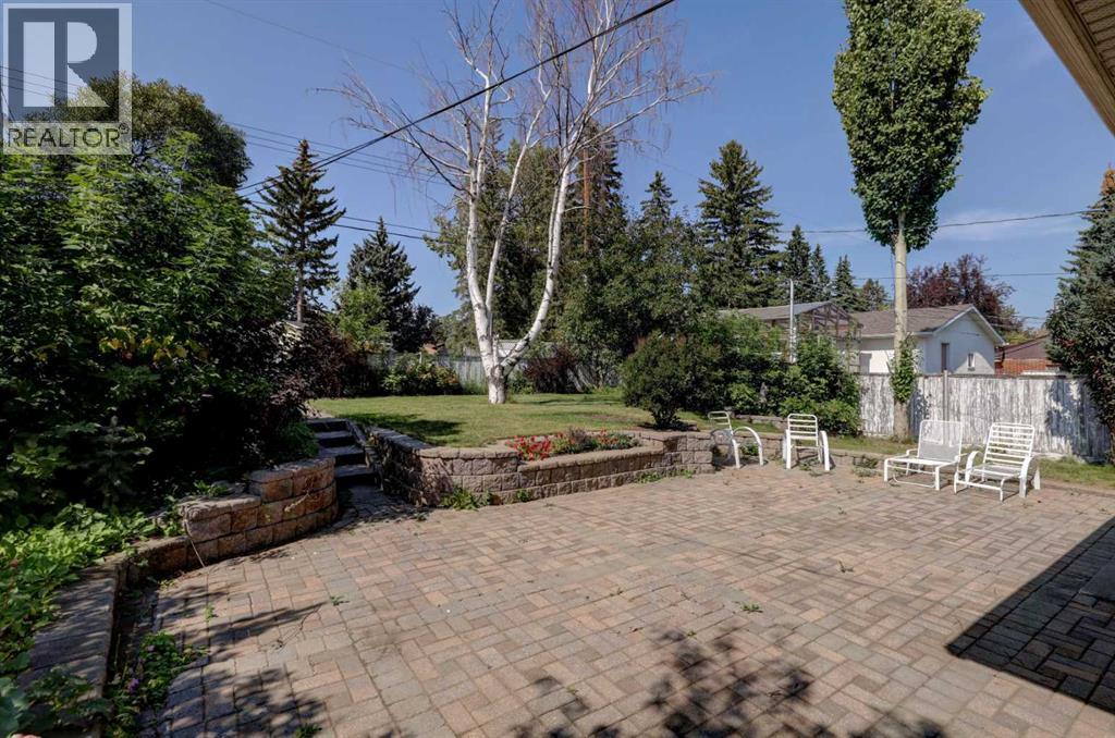Photo 27 of 51 Rosewood Road Nw, Calgary AB
