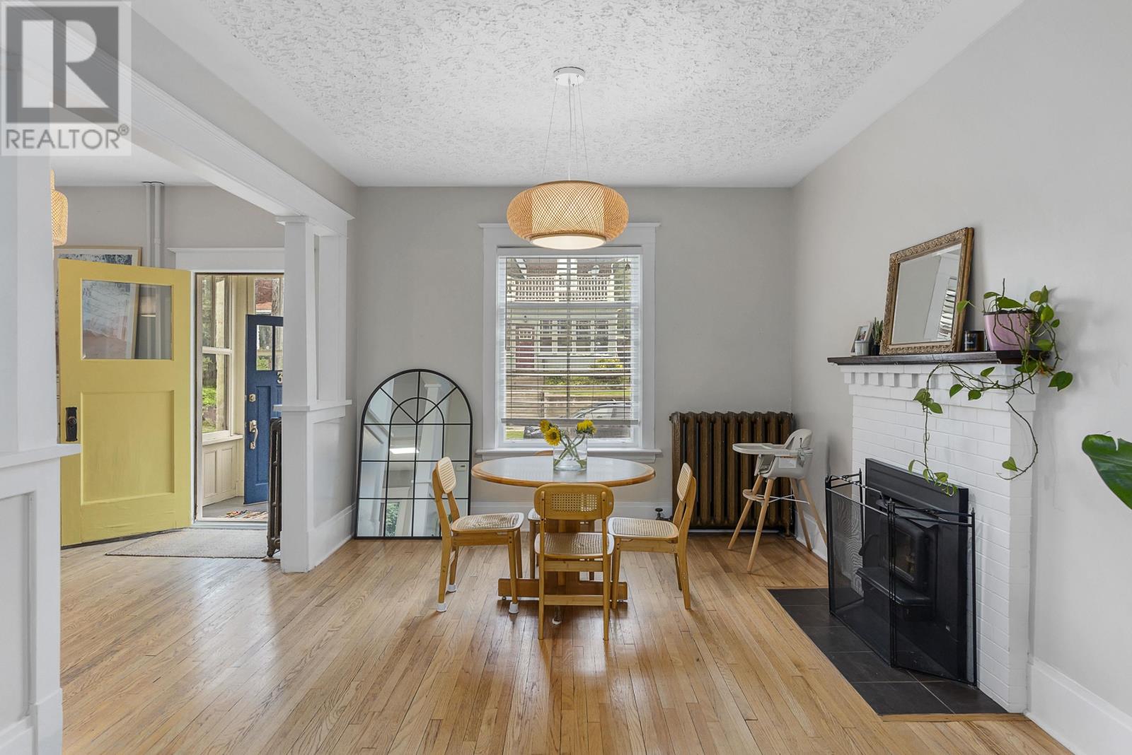 Photo 5 of 33 Prospect Ave, Thunder Bay ON