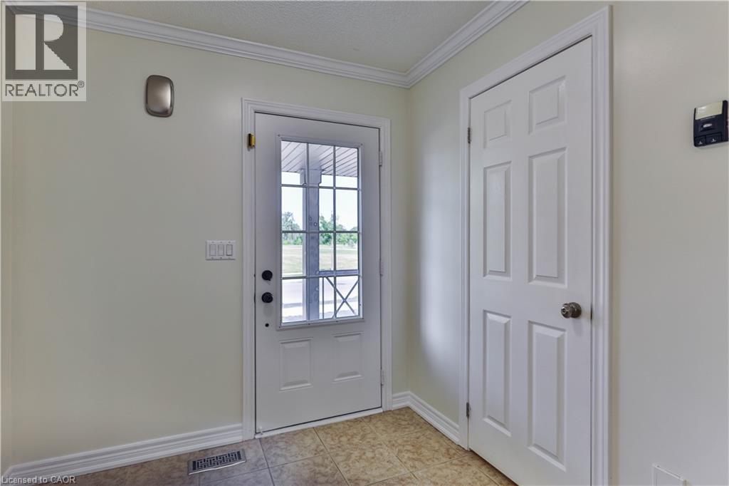 Photo 10 of 151 Spring Creek Drive, Waterdown ON
