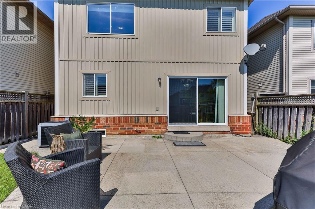 Photo 9 of 151 Spring Creek Drive, Waterdown ON