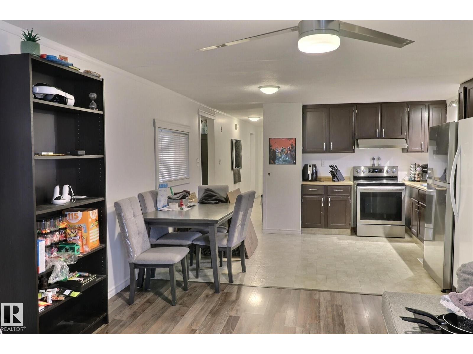 Photo 4 of 508 Evergreen Pa Nw, Edmonton AB