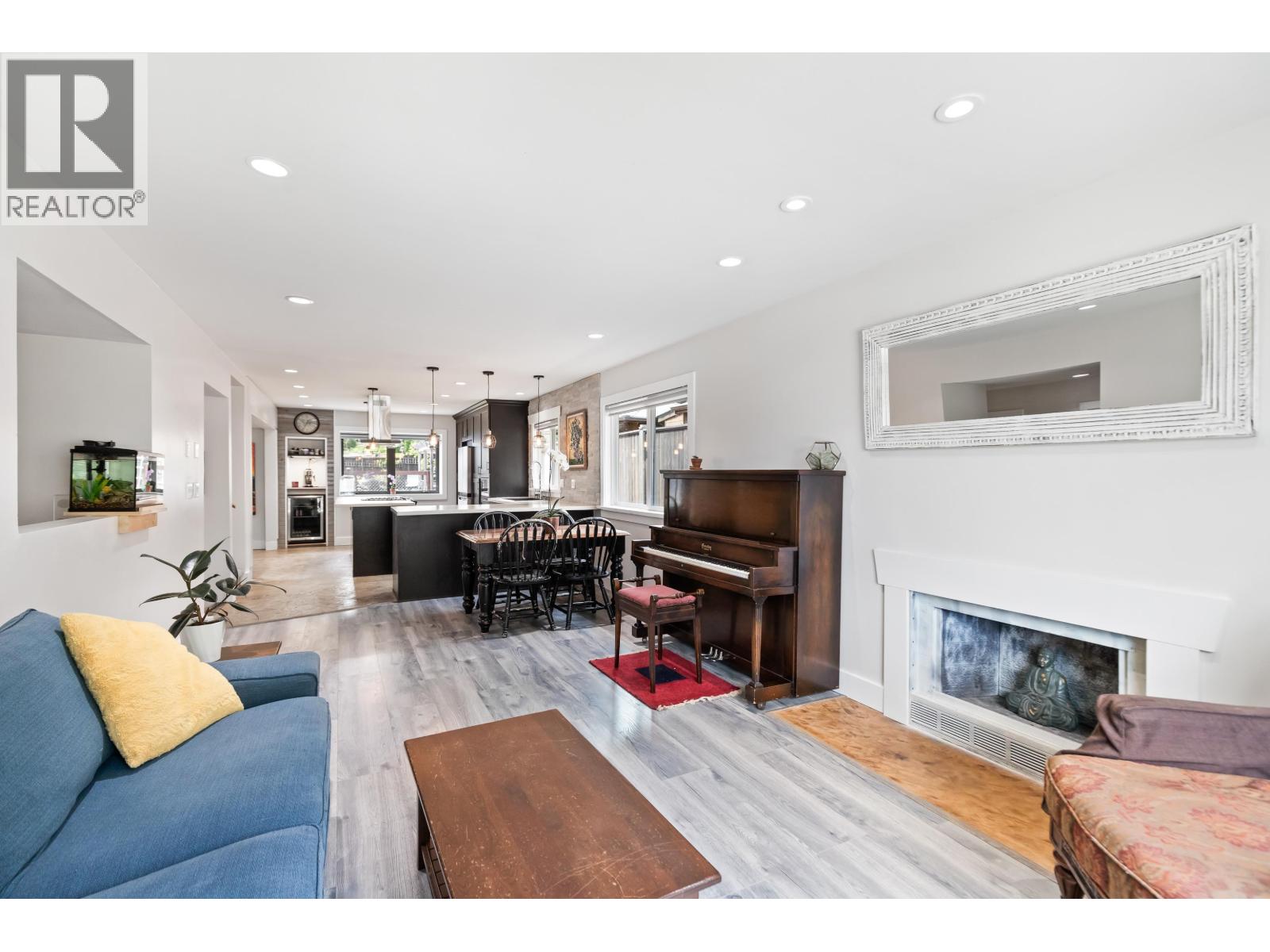 Photo 10 of 22194 River Bend, Maple Ridge BC