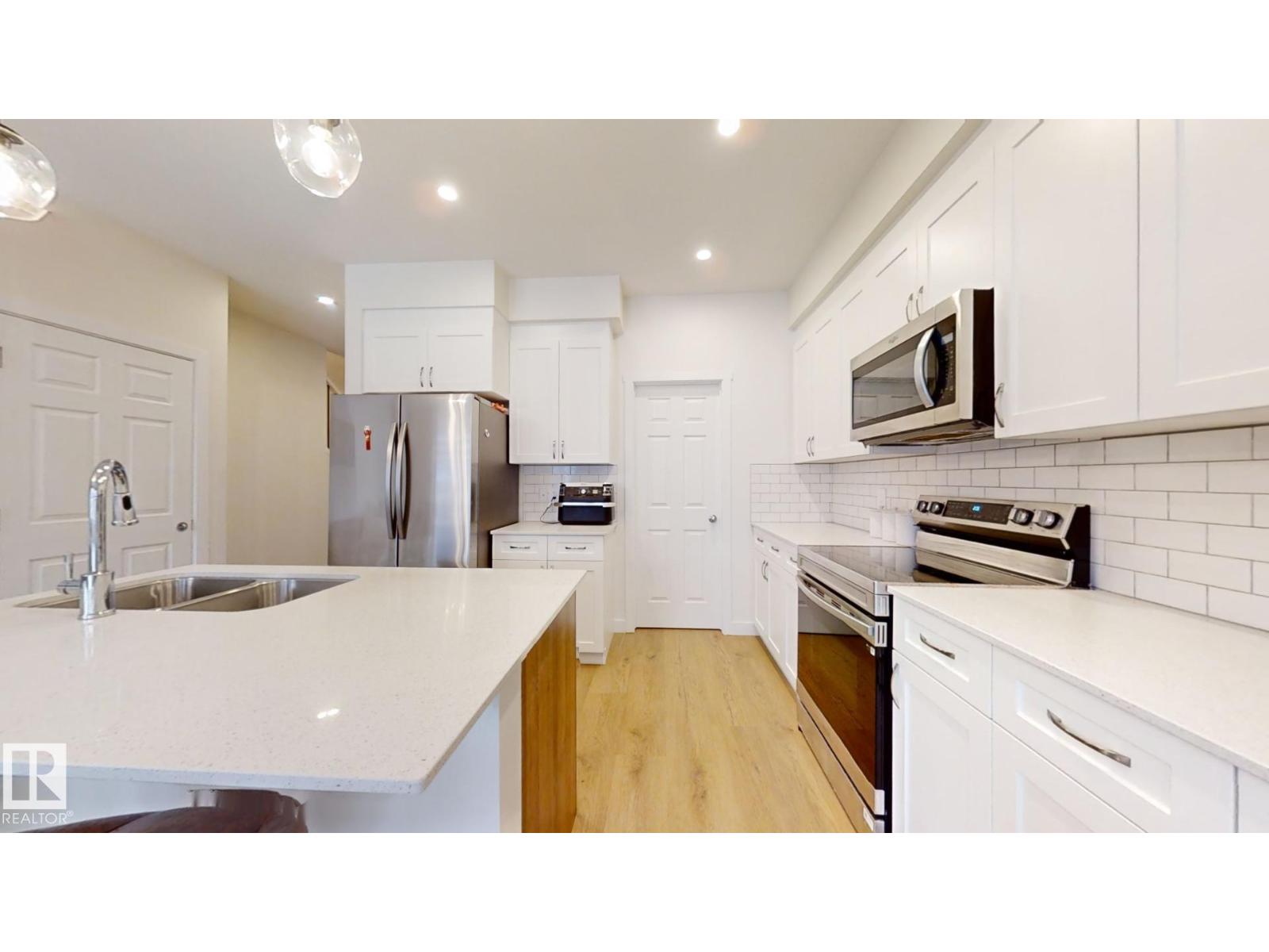 Photo 14 of 2043 13 Av Nw, Edmonton AB