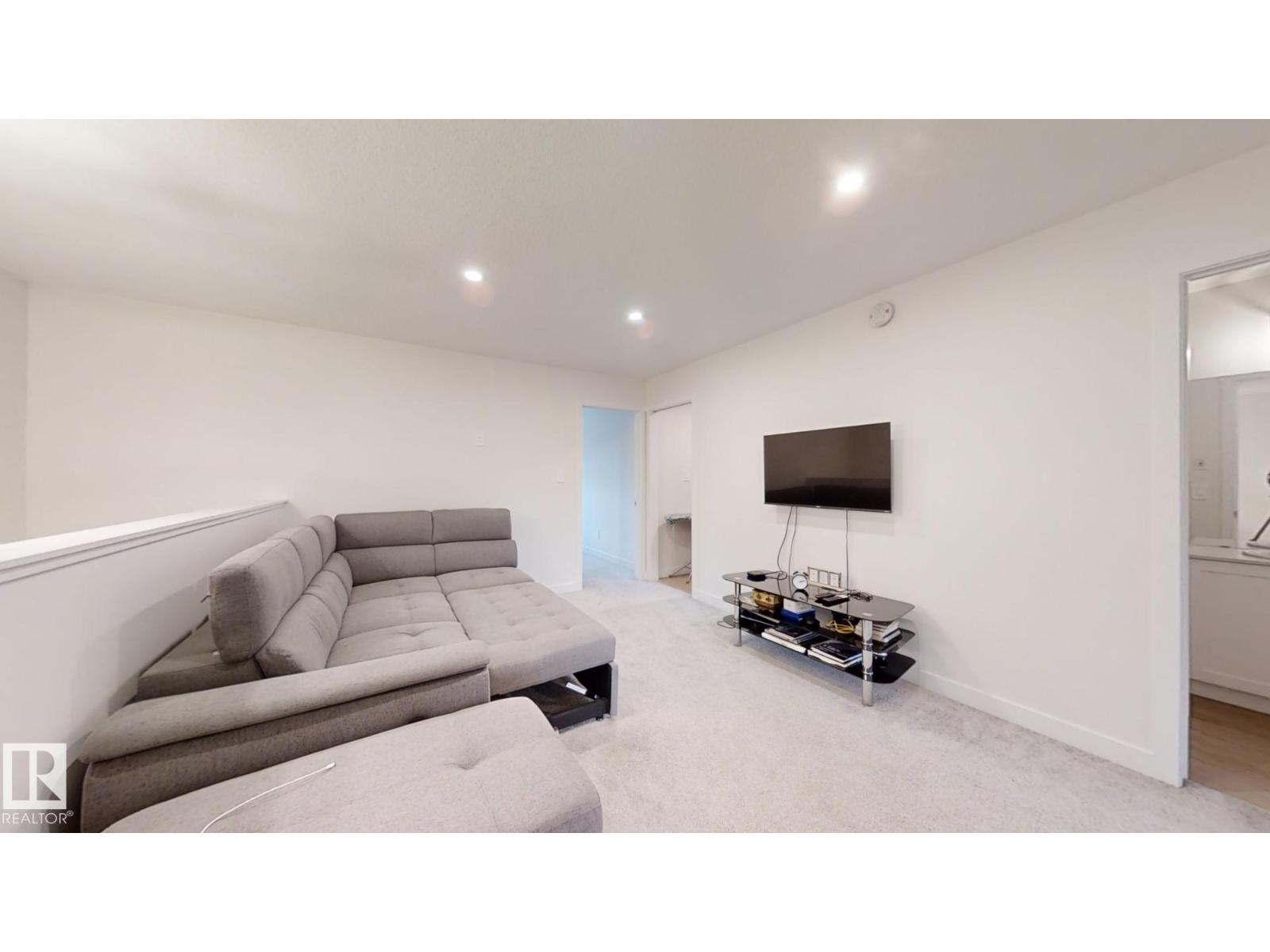 Photo 21 of 2043 13 Av Nw, Edmonton AB