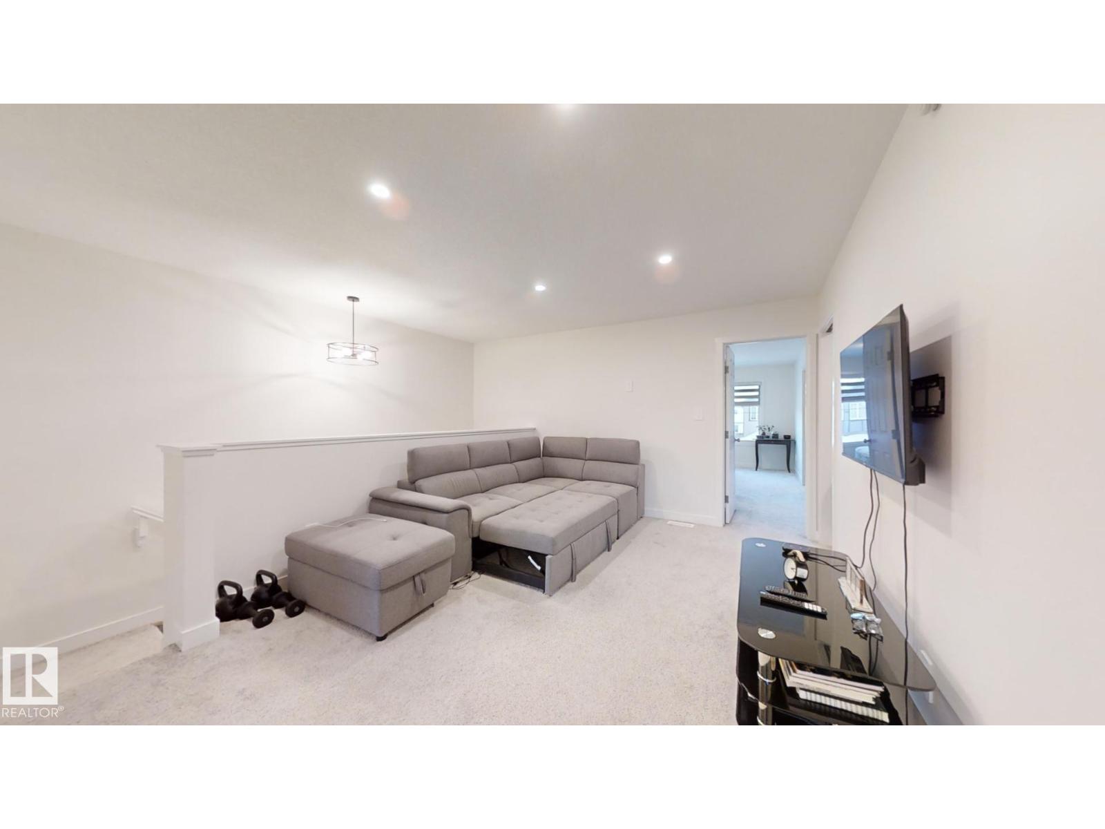 Photo 31 of 2043 13 Av Nw, Edmonton AB