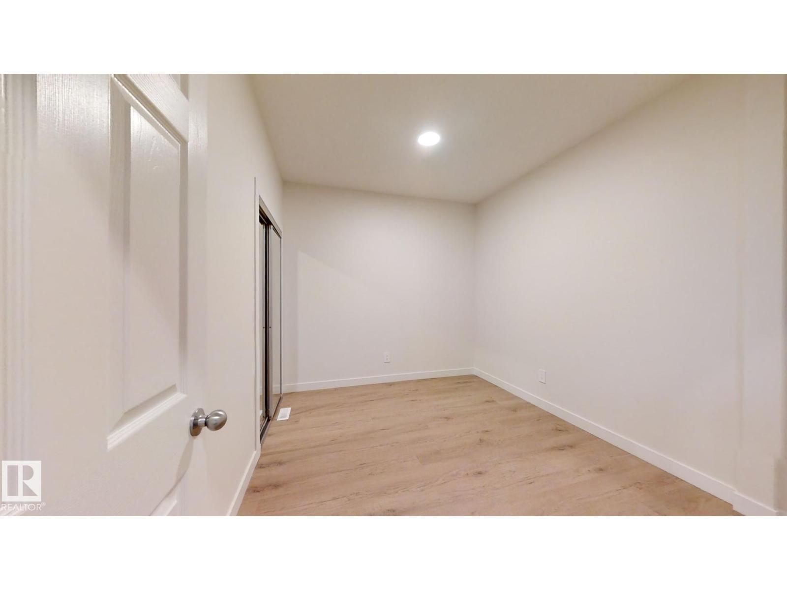 Photo 4 of 2043 13 Av Nw, Edmonton AB