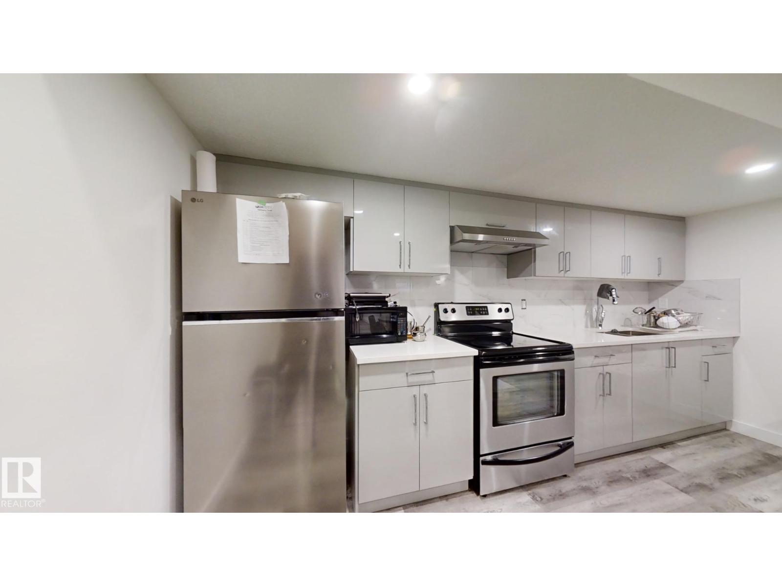 Photo 40 of 2043 13 Av Nw, Edmonton AB