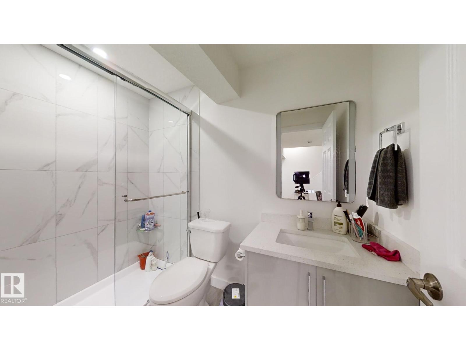 Photo 43 of 2043 13 Av Nw, Edmonton AB