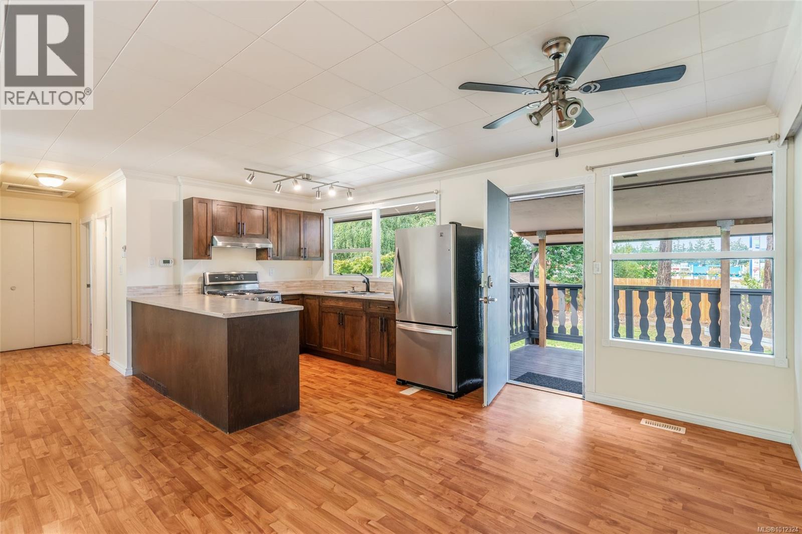 Photo 11 of 70 Giggleswick Pl, Nanaimo BC