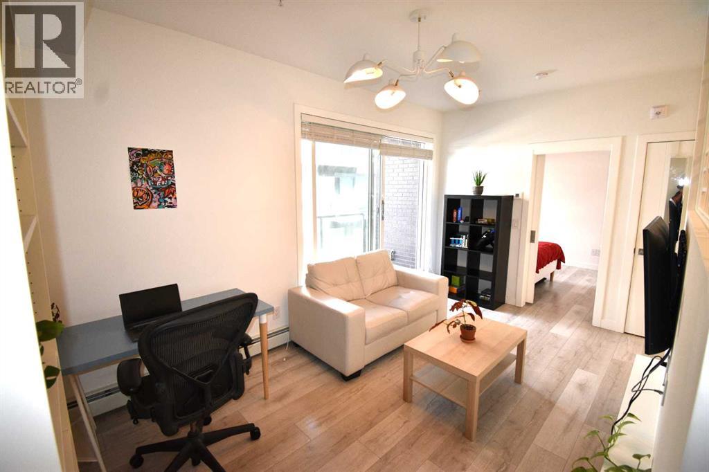 Photo 5 of 205 3125 39 Street Nw, Calgary AB