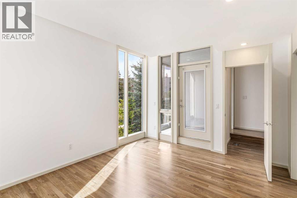 Photo 10 of 1712 19 Avenue Sw, Calgary AB