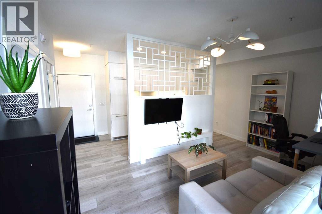 Photo 3 of 205 3125 39 Street Nw, Calgary AB