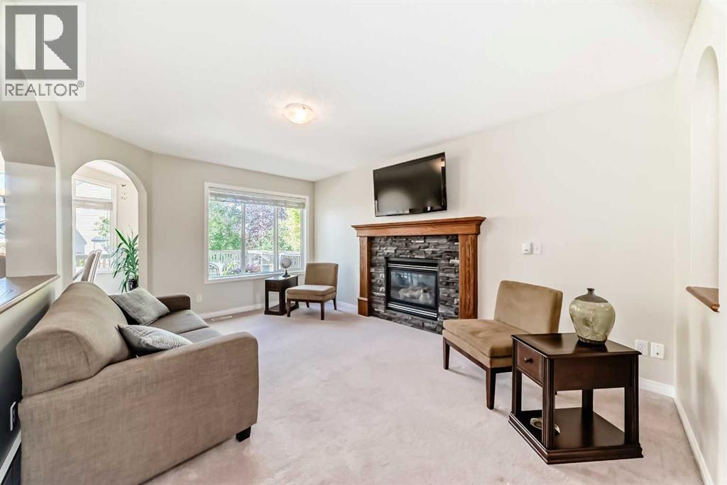 Photo 11 of 108 Weston Manor Sw, Calgary AB