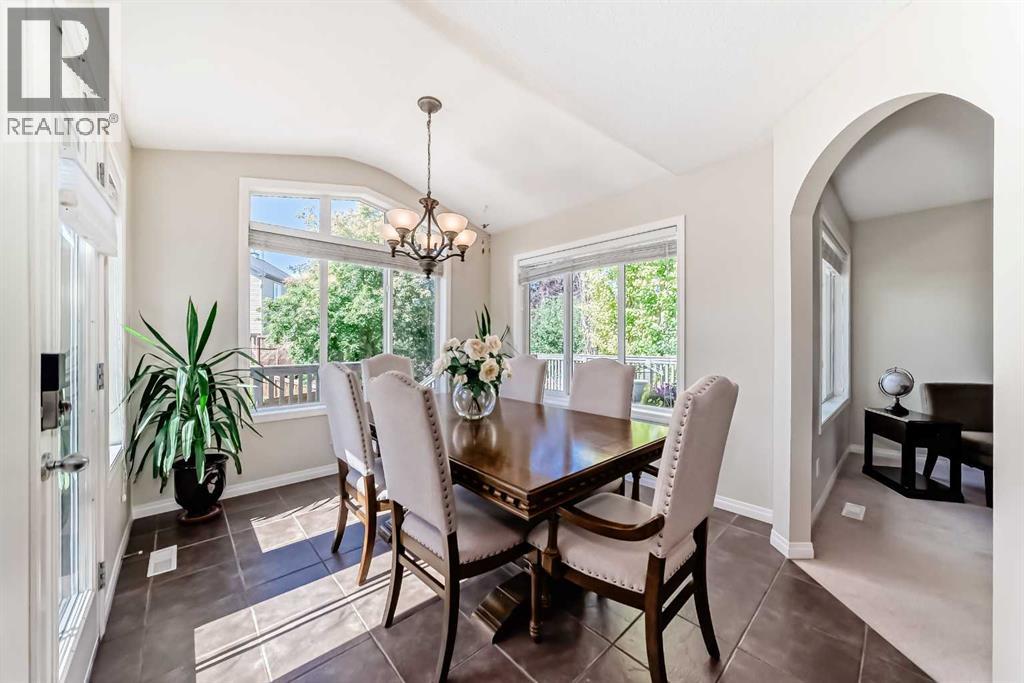 Photo 14 of 108 Weston Manor Sw, Calgary AB