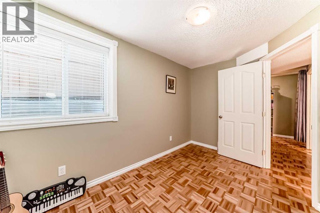 Photo 36 of 108 Weston Manor Sw, Calgary AB
