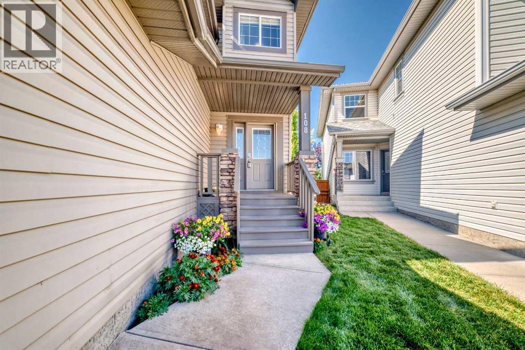 Photo 4 of 108 Weston Manor Sw, Calgary AB