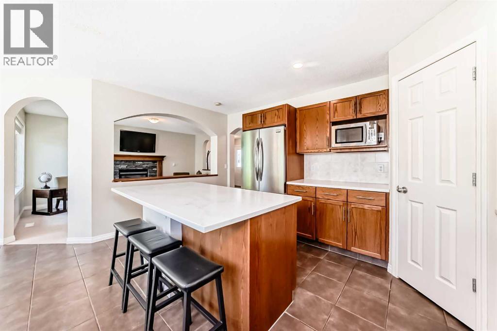 Photo 9 of 108 Weston Manor Sw, Calgary AB