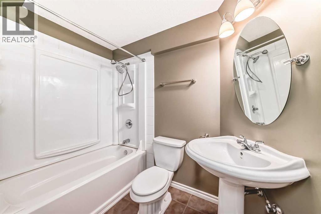 Photo 39 of 108 Weston Manor Sw, Calgary AB
