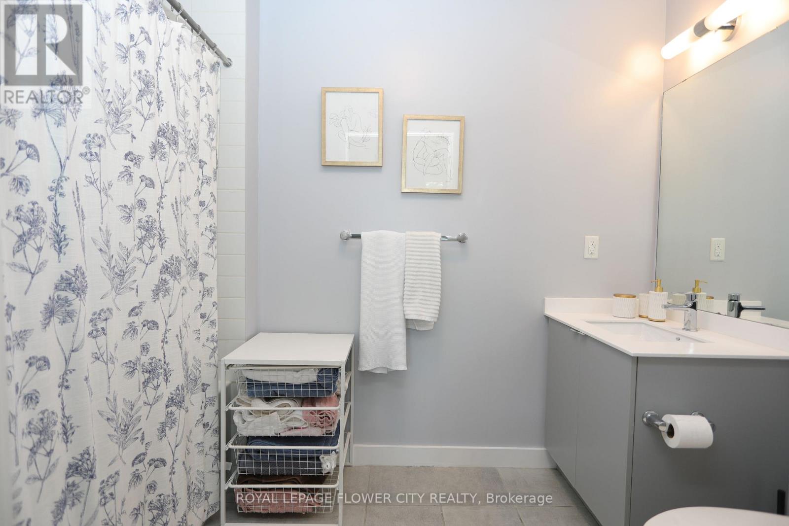 Photo 14 of 112 210 Sabina Drive, Oakville ON