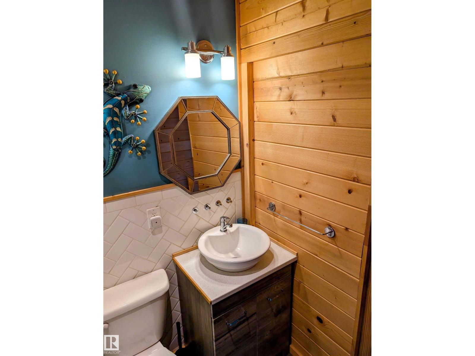 Photo 14 of 410 5 St E, Winfield AB