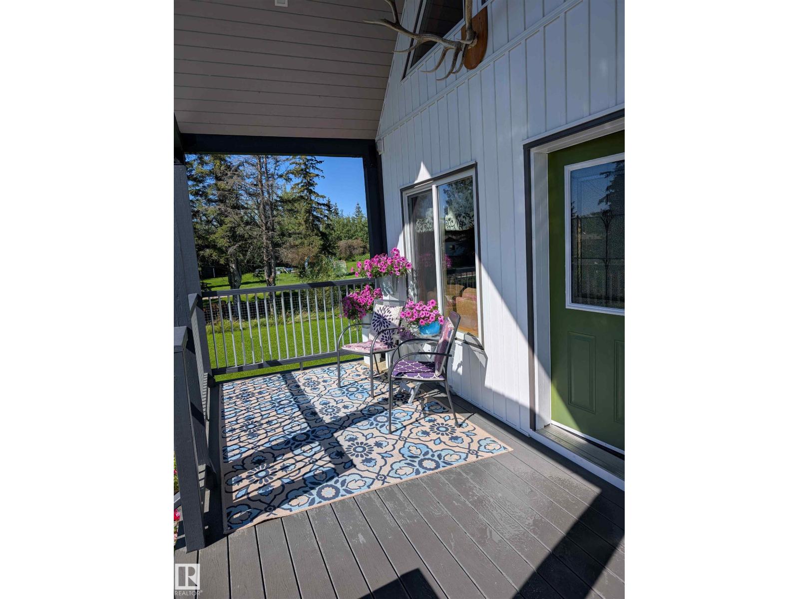 Photo 20 of 410 5 St E, Winfield AB