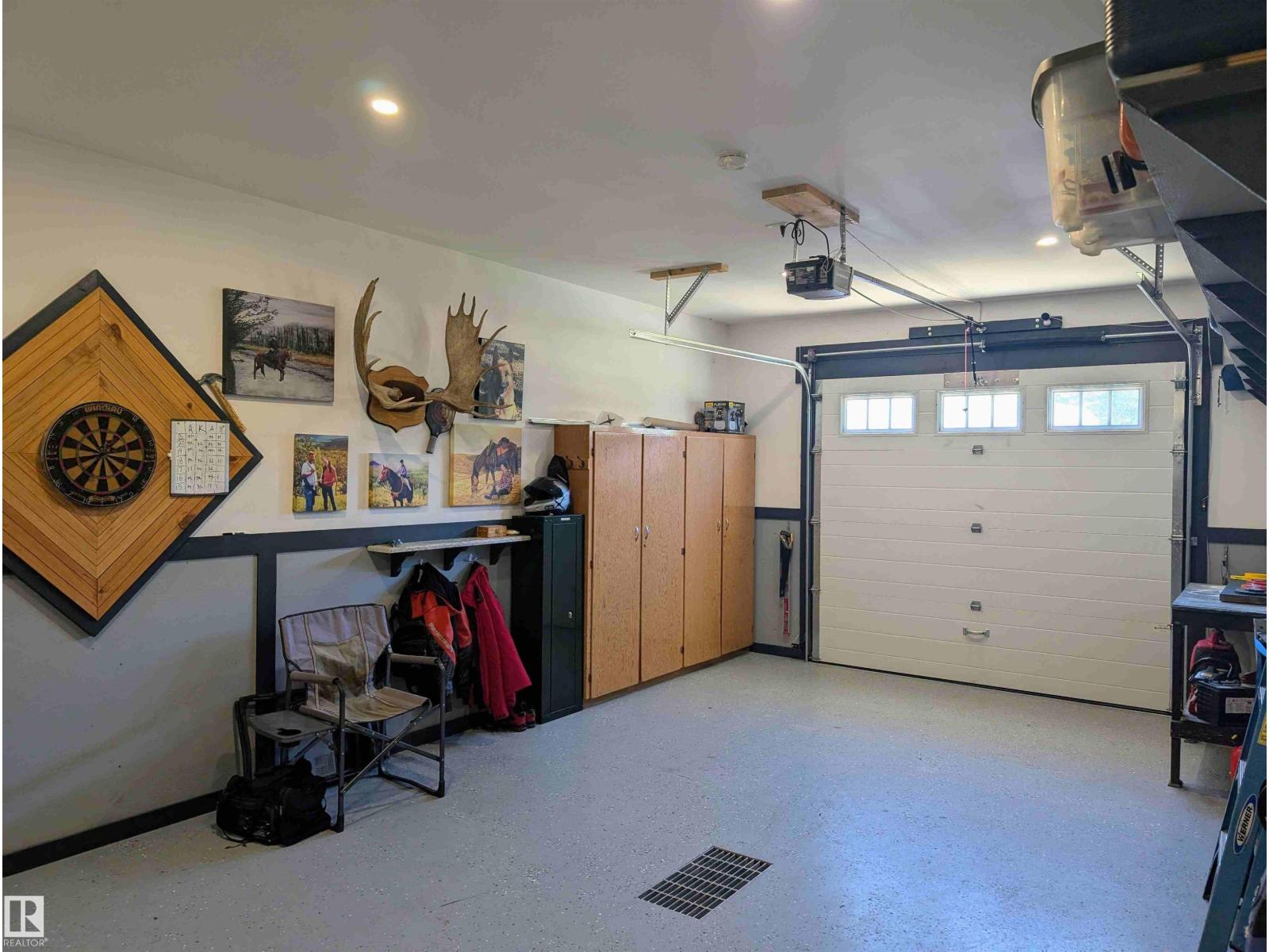 Photo 24 of 410 5 St E, Winfield AB
