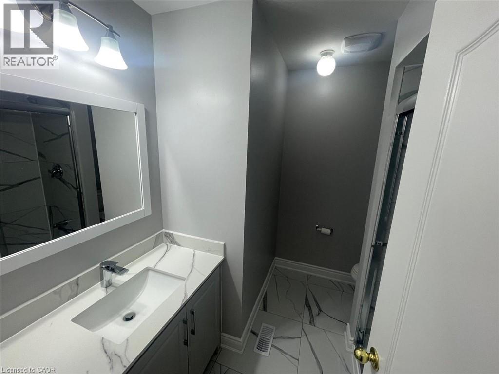 Photo 15 of 63 Heartleaf Crescent, Brampton ON