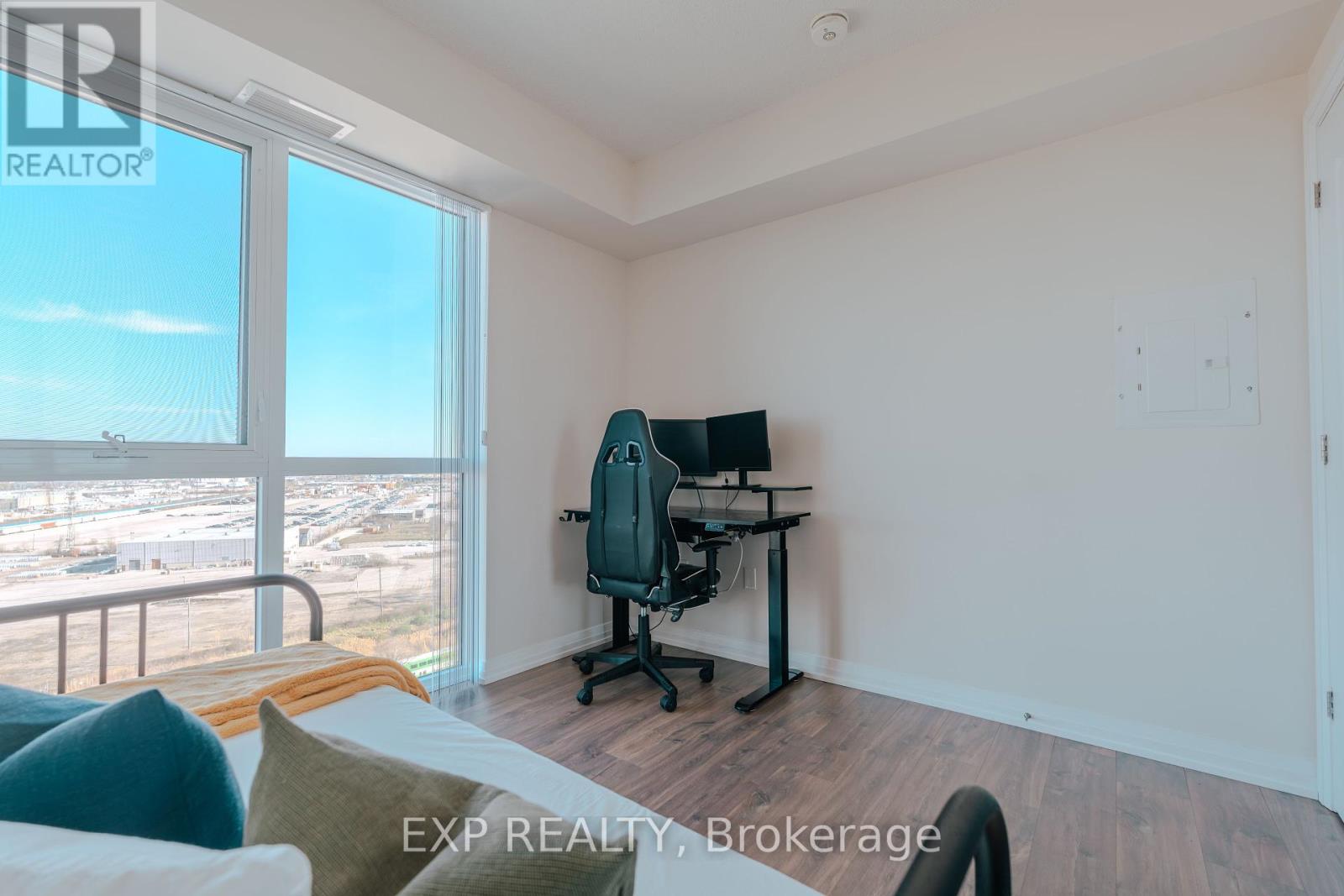 Photo 10 of 1104 50 Thomas Riley Road, Toronto ON