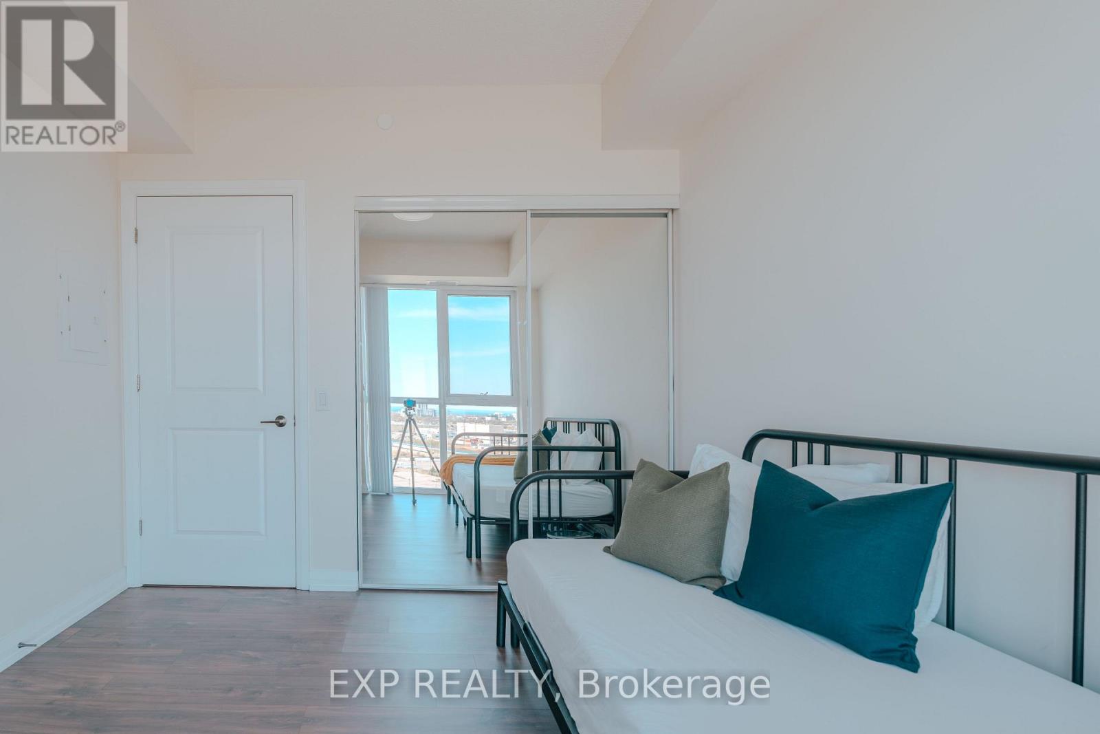 Photo 11 of 1104 50 Thomas Riley Road, Toronto ON