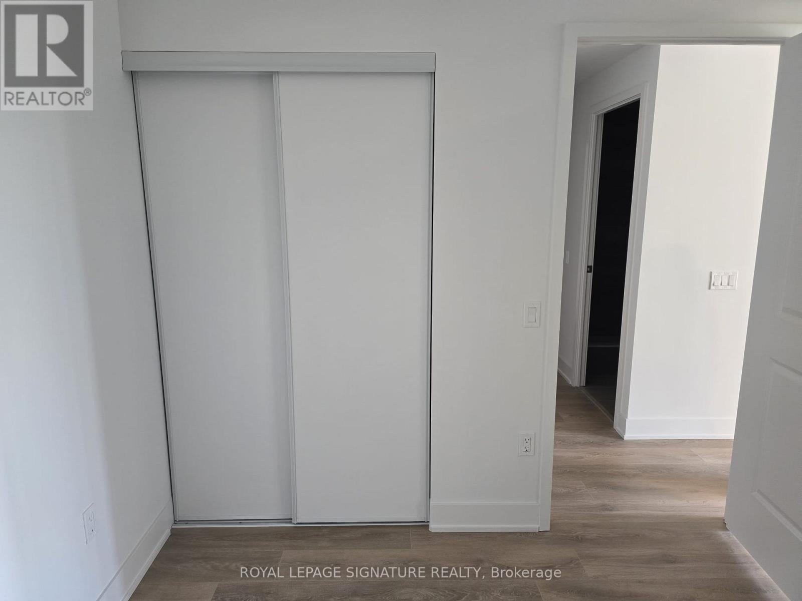 Photo 10 of 810 204 Burnhamthorpe Road E, Mississauga ON