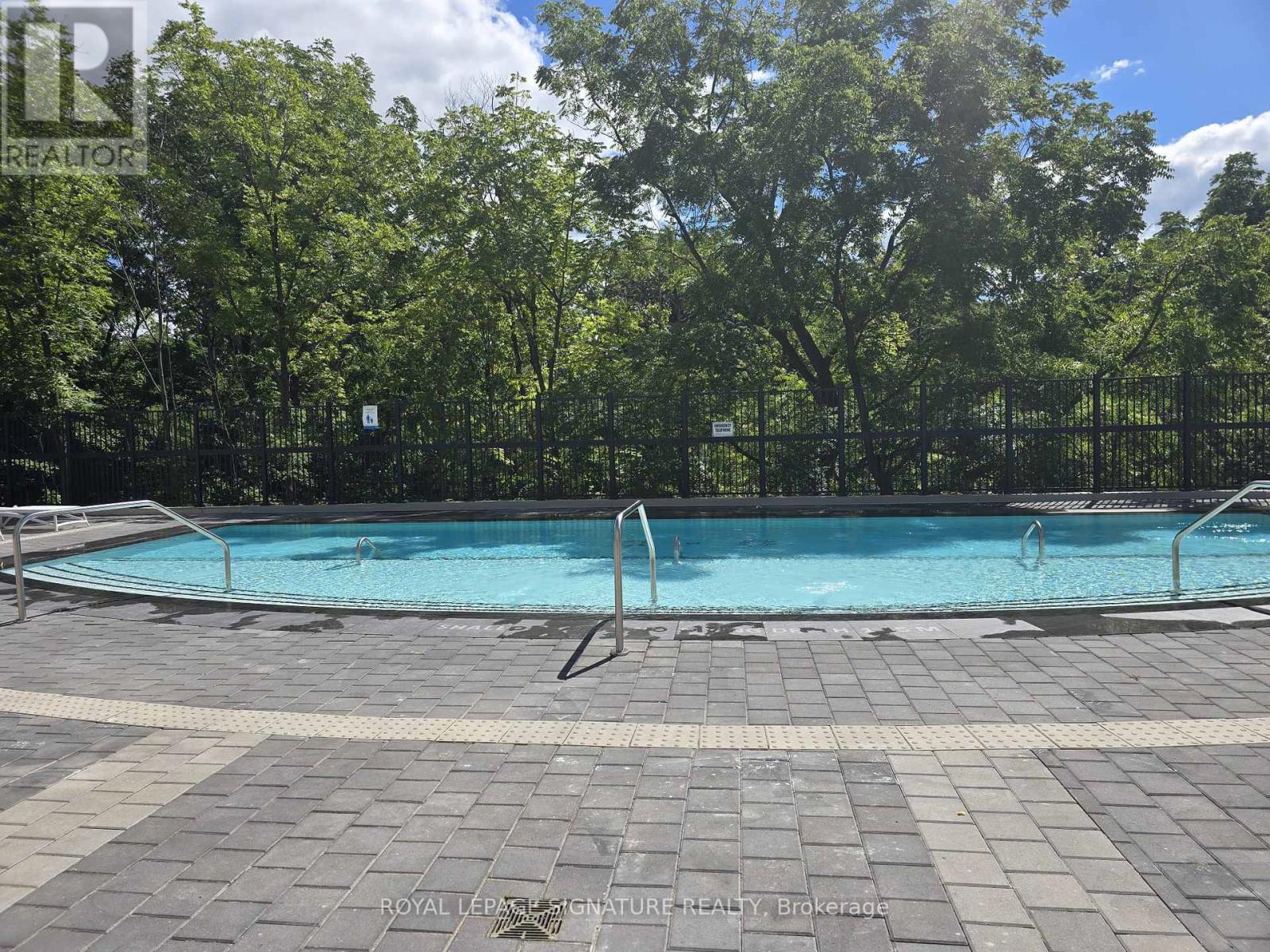 Photo 16 of 810 204 Burnhamthorpe Road E, Mississauga ON