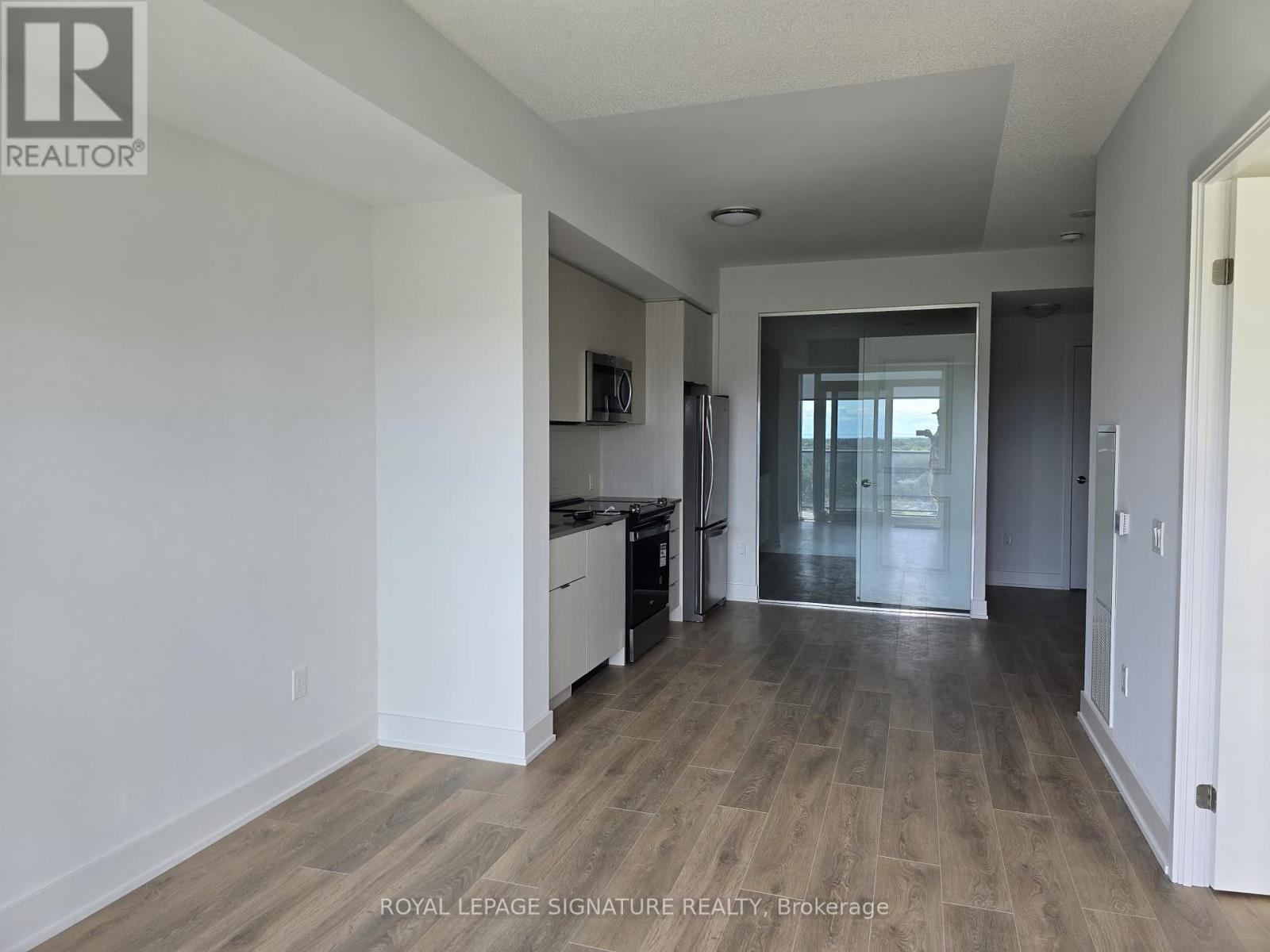 Photo 4 of 810 204 Burnhamthorpe Road E, Mississauga ON
