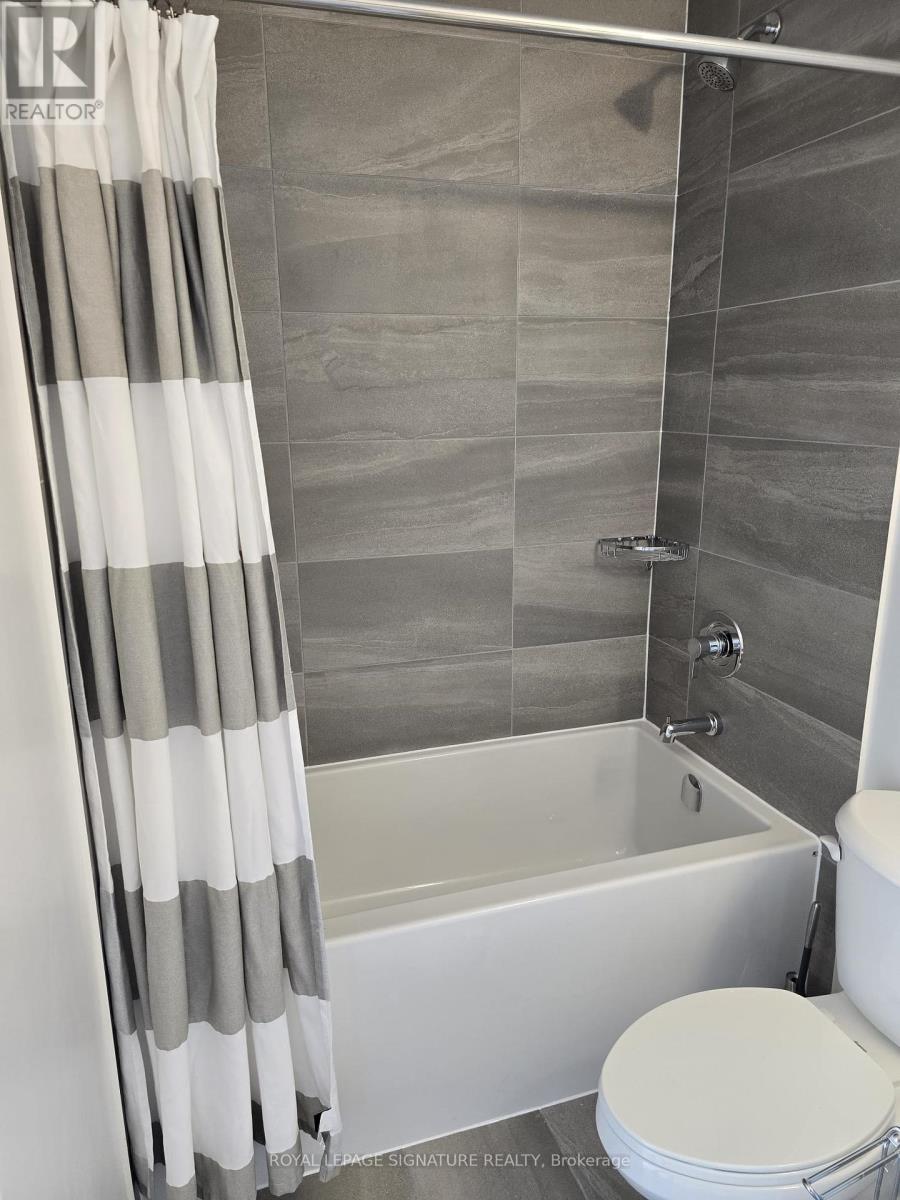Photo 8 of 810 204 Burnhamthorpe Road E, Mississauga ON