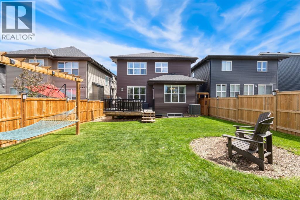 Photo 38 of 250 Evansglen Drive Nw, Calgary AB