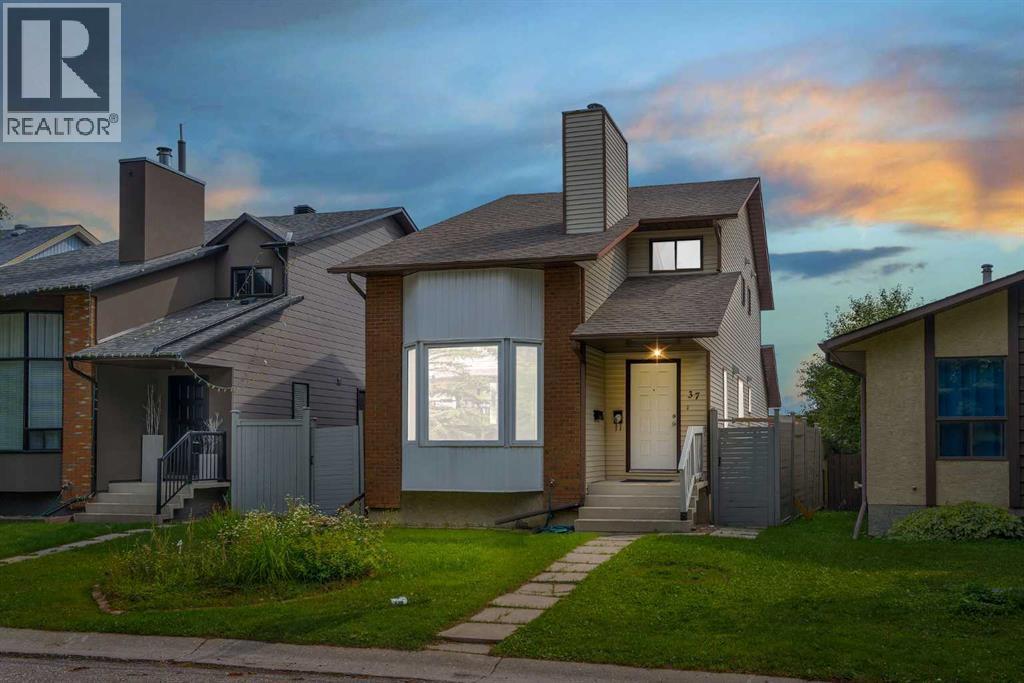 37 Edgeford Way NW, Calgary, Alberta