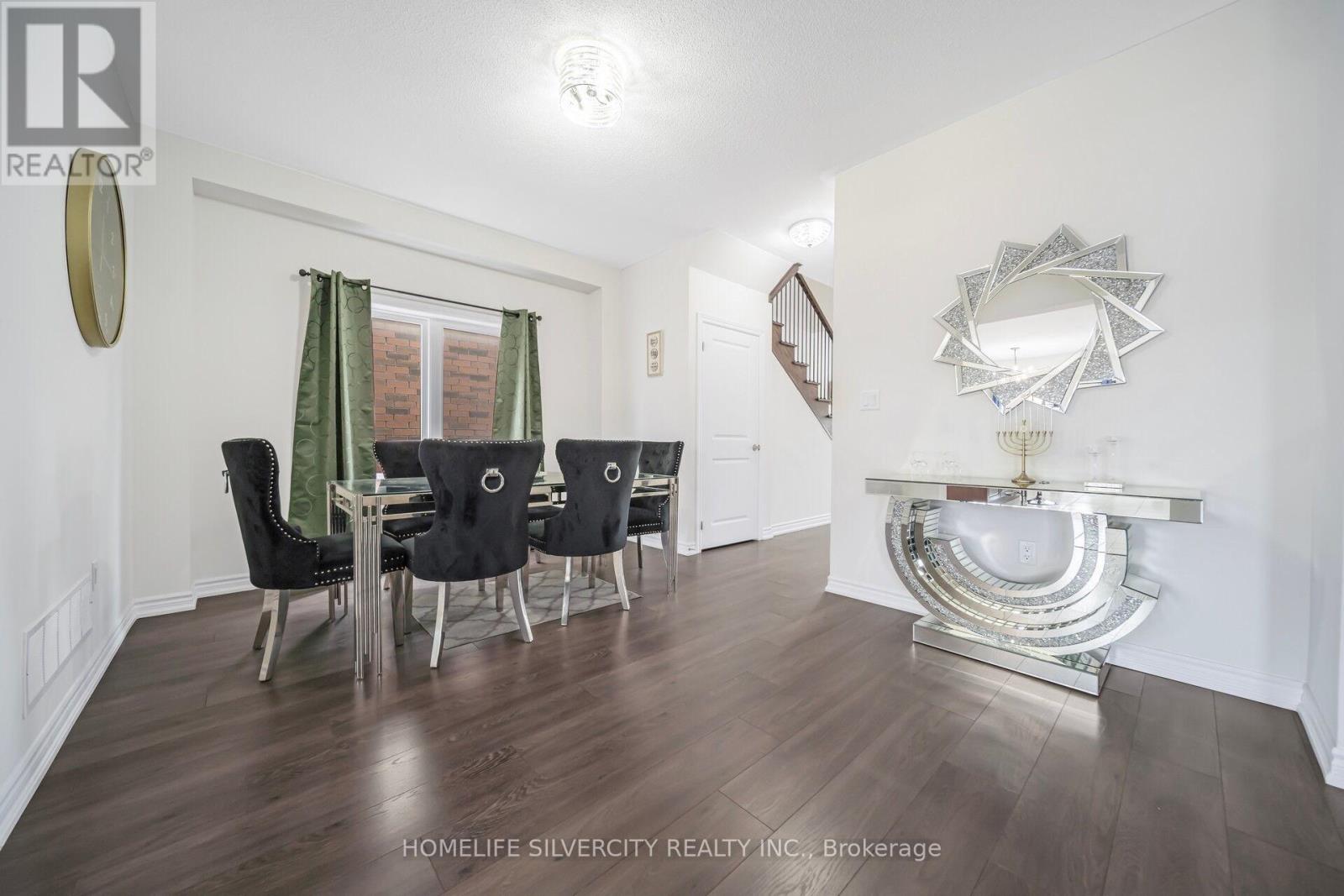 Photo 14 of 44 Cottonwood Crescent, Welland ON