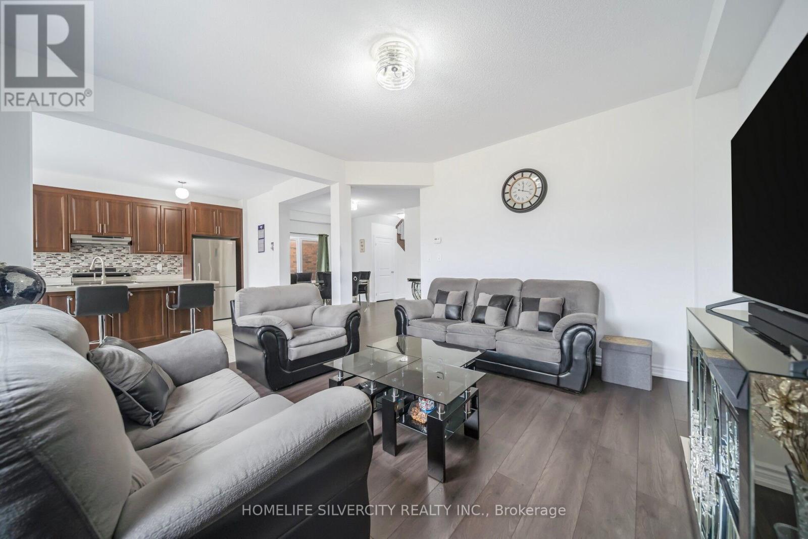 Photo 19 of 44 Cottonwood Crescent, Welland ON