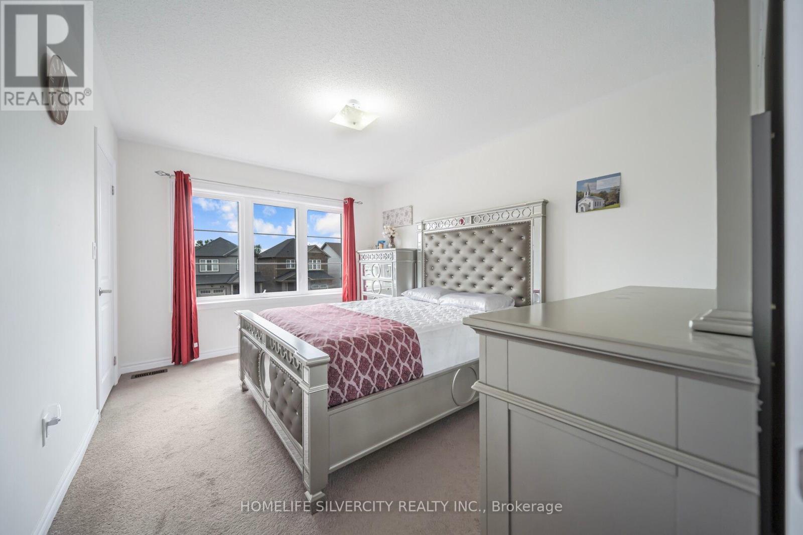 Photo 22 of 44 Cottonwood Crescent, Welland ON