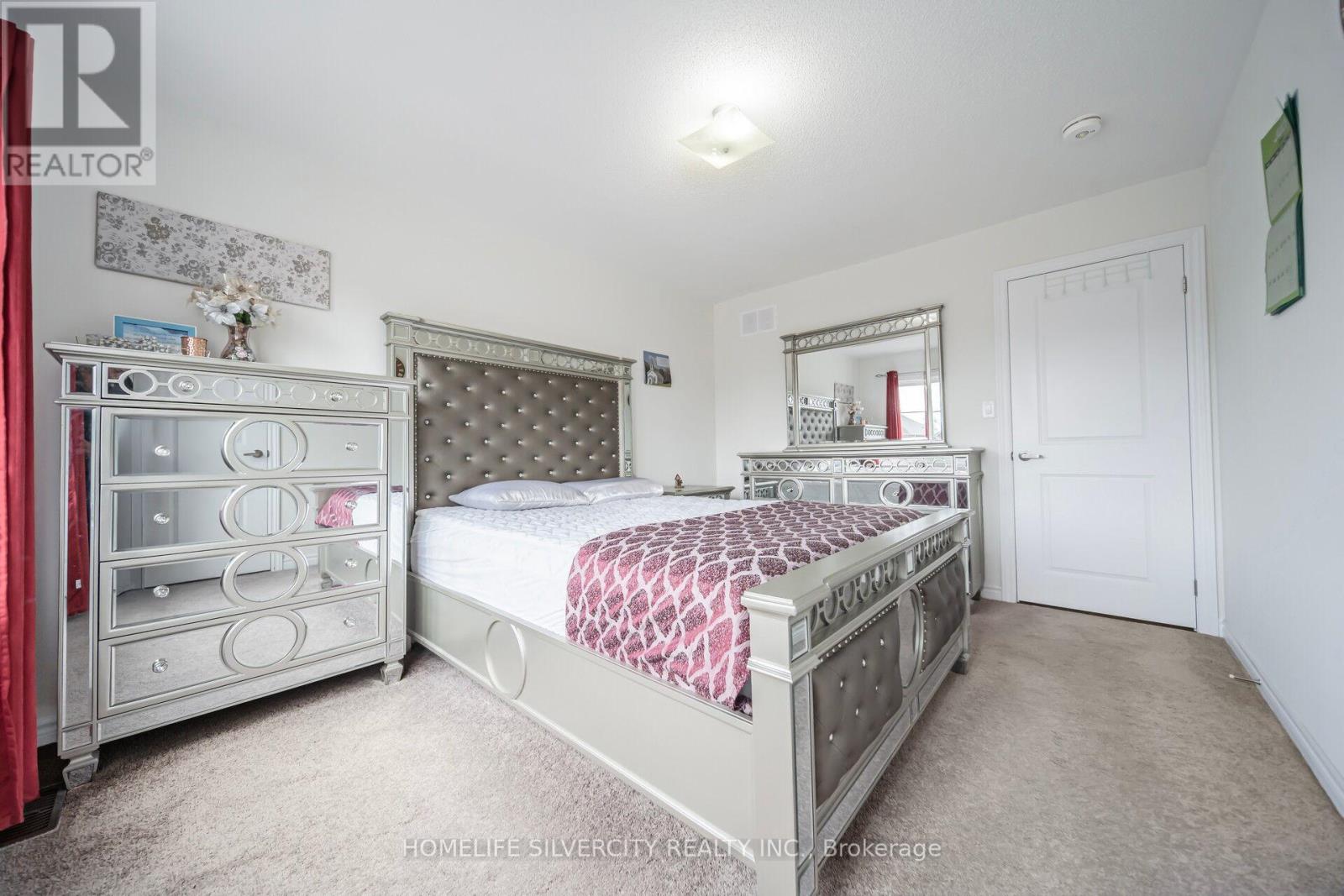 Photo 23 of 44 Cottonwood Crescent, Welland ON