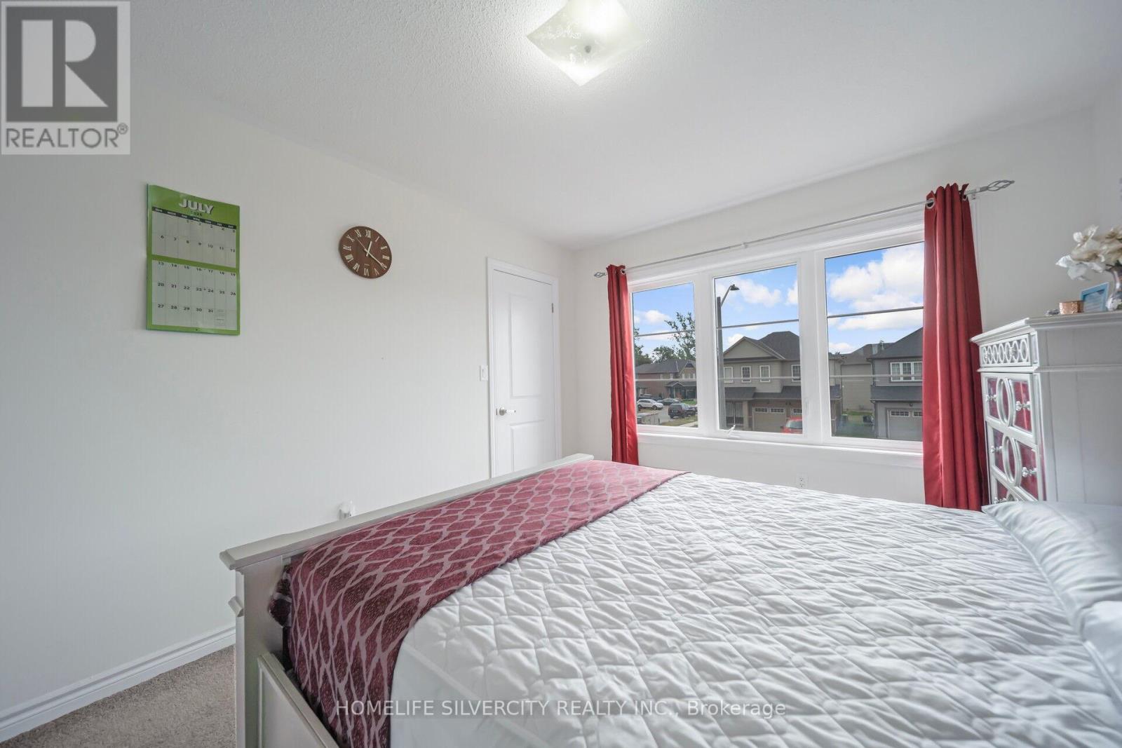 Photo 24 of 44 Cottonwood Crescent, Welland ON