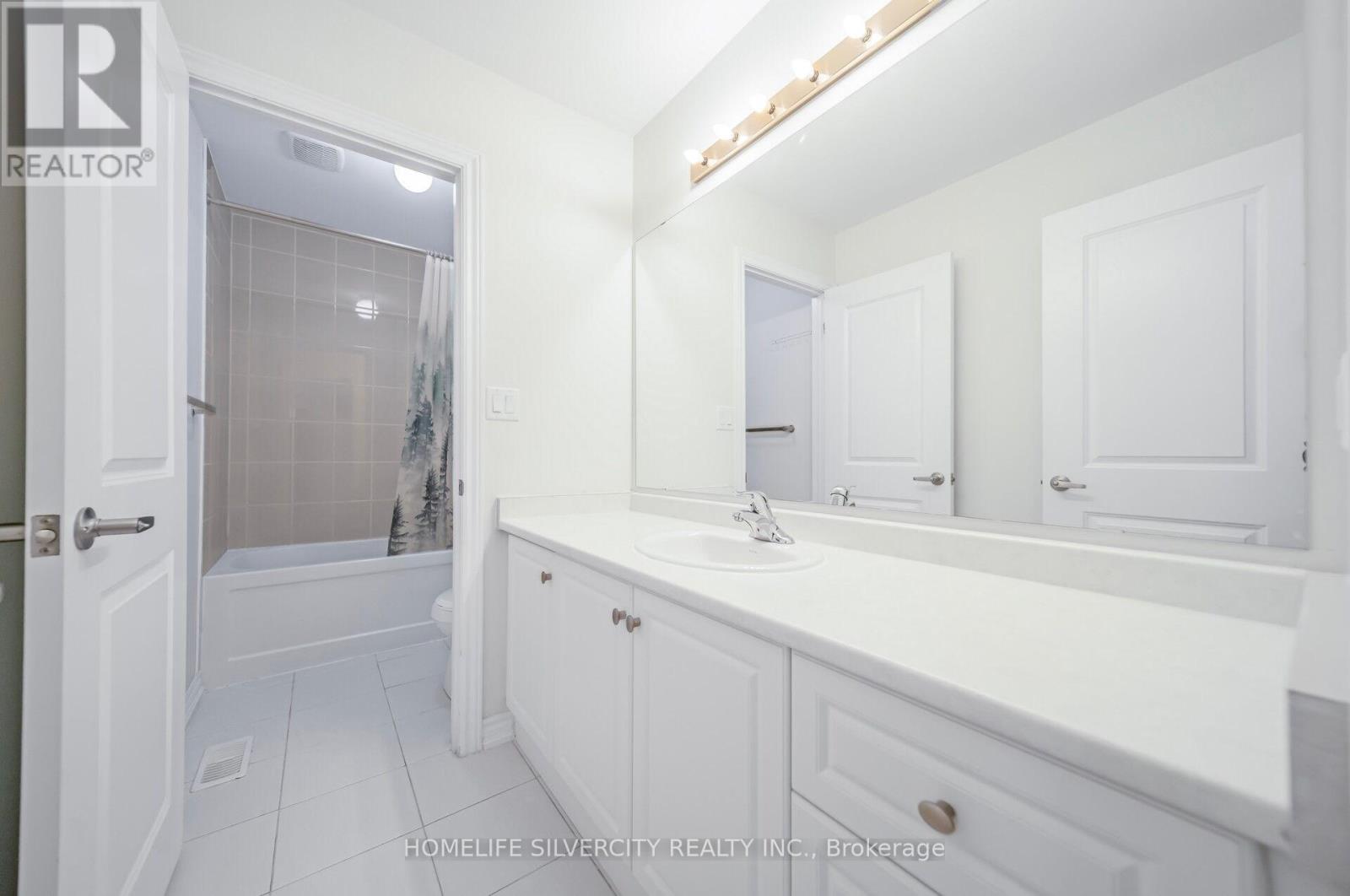 Photo 28 of 44 Cottonwood Crescent, Welland ON