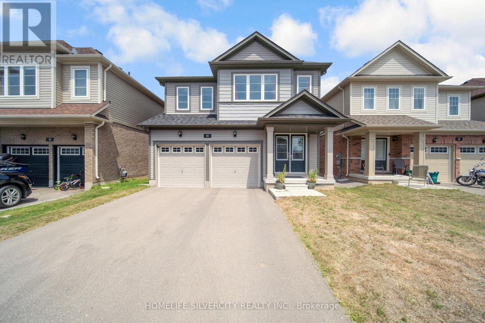 Photo 3 of 44 Cottonwood Crescent, Welland ON