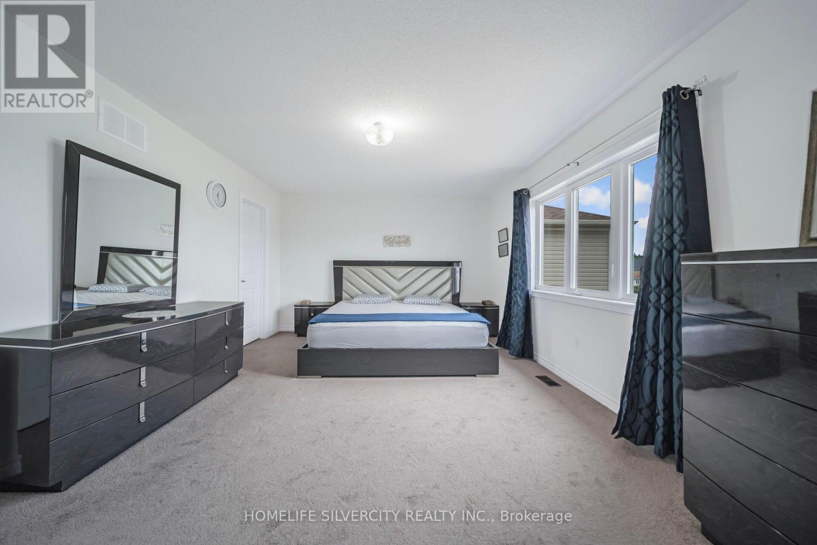Photo 32 of 44 Cottonwood Crescent, Welland ON