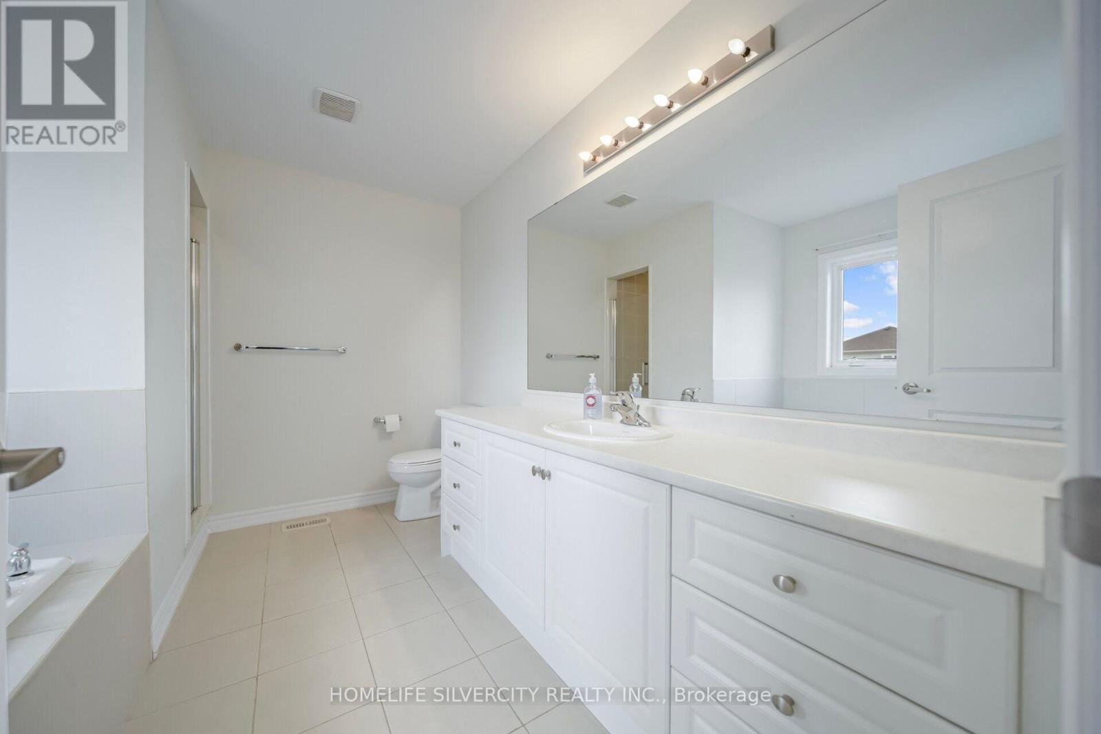 Photo 35 of 44 Cottonwood Crescent, Welland ON