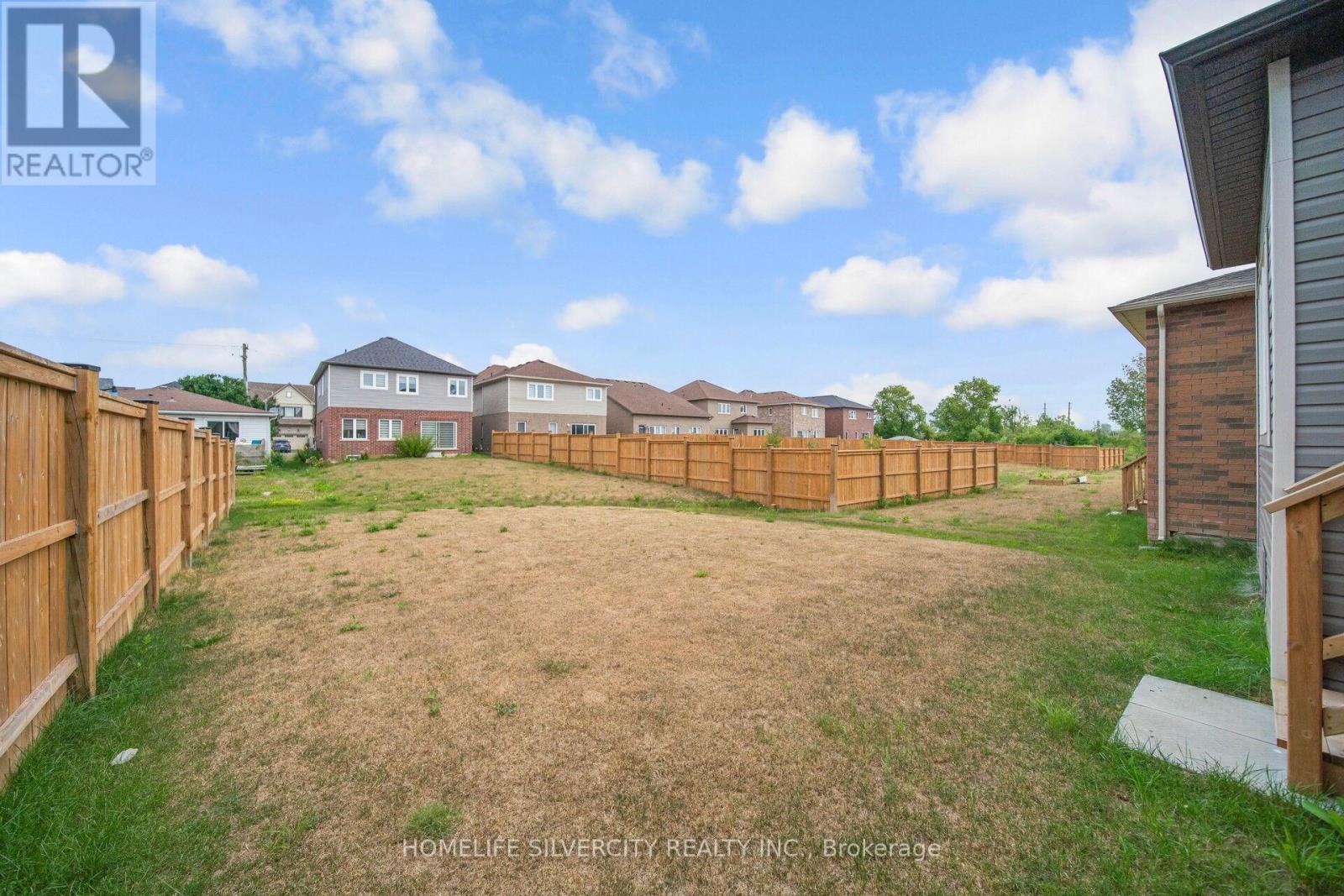 Photo 43 of 44 Cottonwood Crescent, Welland ON
